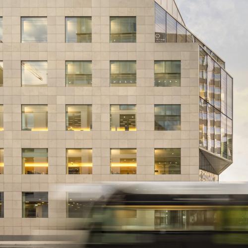 Private asset expertise for made to measure solutions